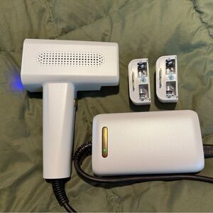 White Handheld Garment Steamer with Attachments